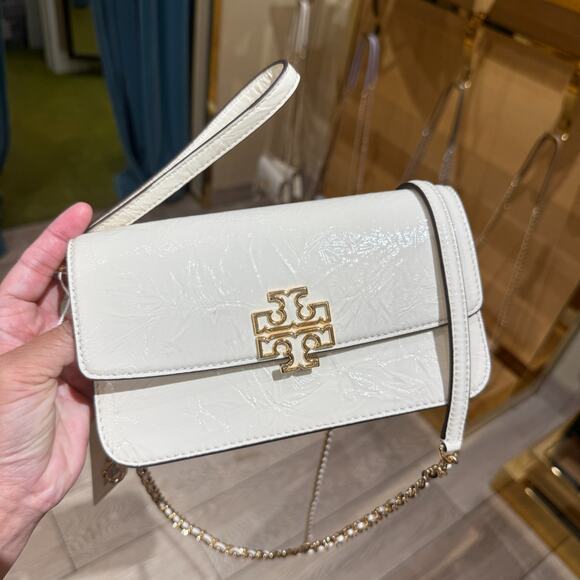 Tory Burch Britten Chain Wallet Wristlet Crossbody 176902 Light Cream, $398 - Picture 1 of 9